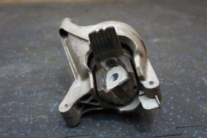 Right Passenger Engine Mount 971199384 OEM 4.0L V8 Porsche Panamera 971 G2 17-20 - Image 3