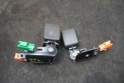Set Rear Seat Belt Buckle Receiver Latch Catch 31675959 31675960 Polestar 2 2022 - Image 3