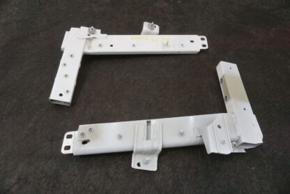 Front Left Right Radiator Support Bracket A2326208502 Mercedes SL63 AMG 22-24