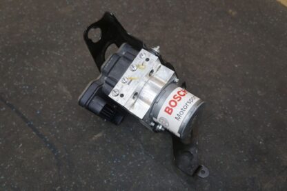 Bosch Motorsport Anti Lock Brake Pump Unit 269737 Ferrari F142M 488 Challenge - Image 2