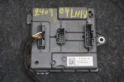 Rear Right Side Gen 1 Door Control Module OEM 1817667-12-B Tesla Cybertruck 2024 - Image 3