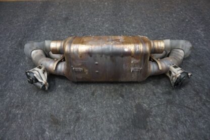 Rear Center Exhaust System Muffler 992251057 Porsche 911 Turbo S 992 2021-24 - Image 4