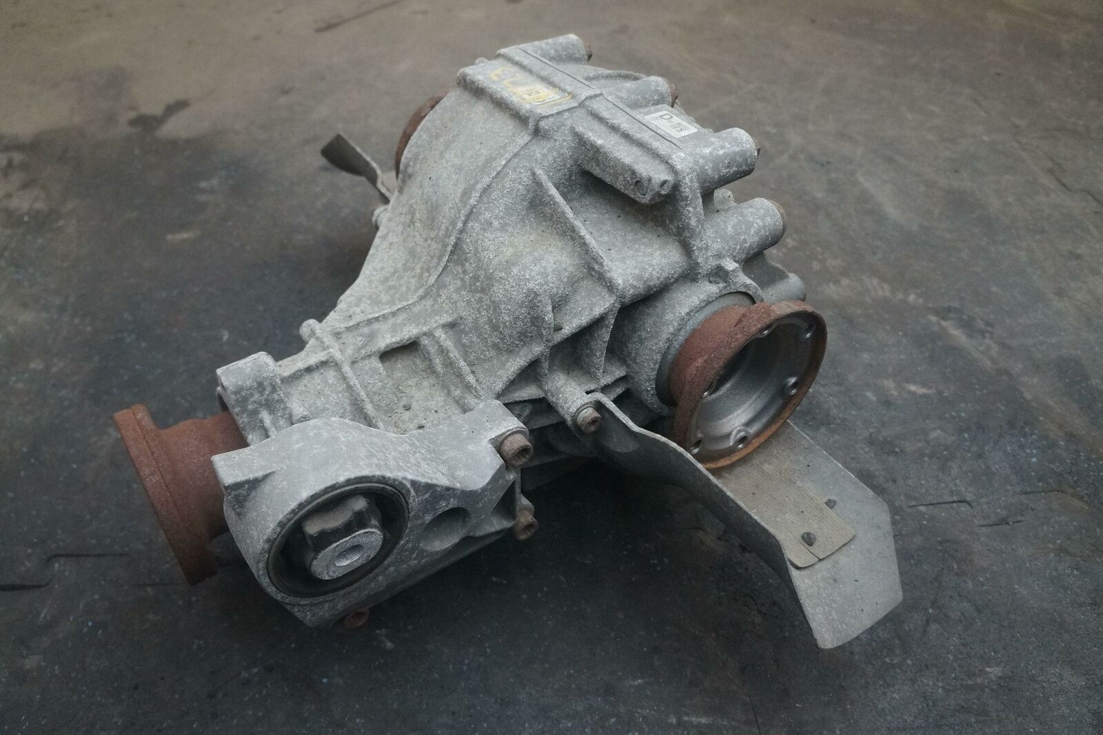 Rear Axle Differential Carrier 08Y500043E Bentley Continental Spur 2006 ...