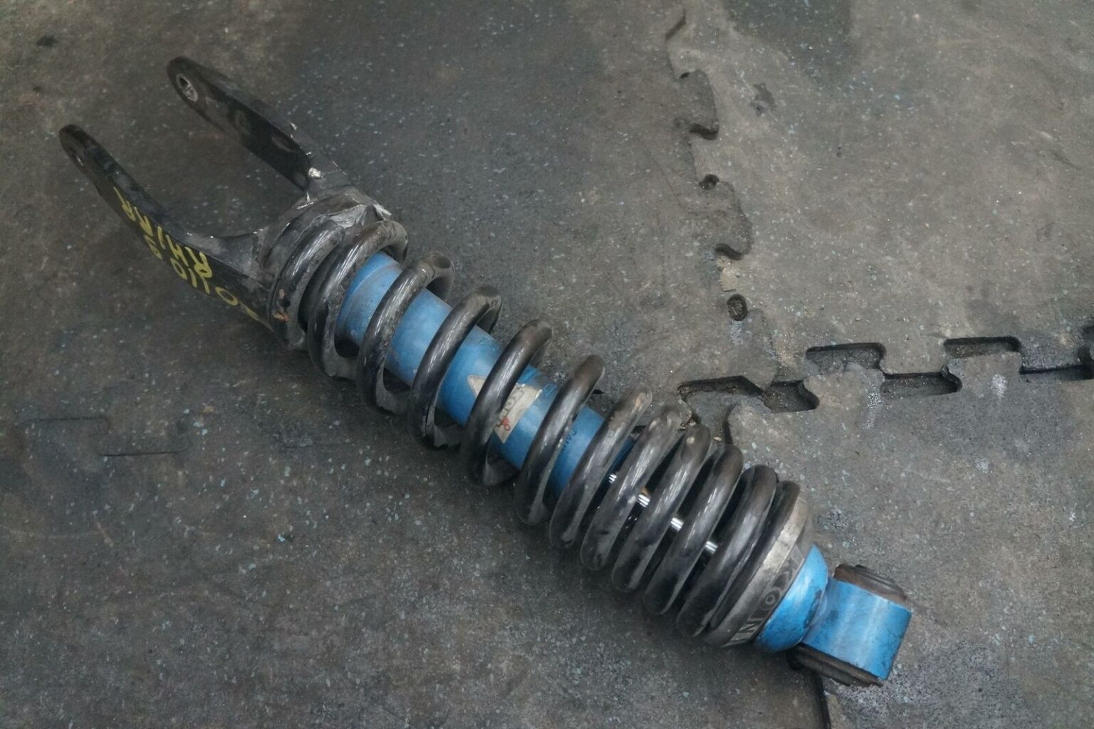 Rear Suspension Right Shock Absorber Spring Strut Koni Dodge Viper 2000 ...