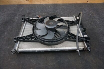 Front Radiator A/C Condenser Fan Cooling Pack OEM 21996495 Chevrolet SSR 2003-06 - Image 5