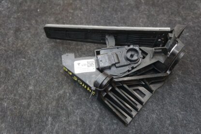 Gas Accelerator Pedal Assembly 1250695-99-C Tesla Cybertruck Cyberbeast 24 *Note - Image 6