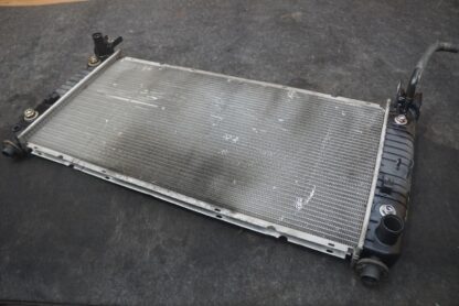 Radiator 15189400 OEM Hummer H2 2005-07 - Image 2