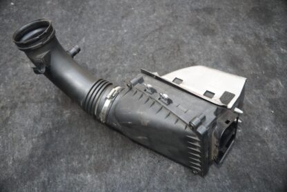 Right Air Cleaner Filter Box Housing Duct 8T0133836B OEM Audi RS5 2013-15