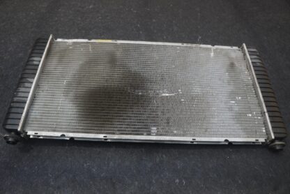 Radiator 15841574 OEM Hummer H2 2005-07 - Image 2