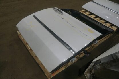 Rear Right Door Assembly AKO Crystal White (G1W) Escalade ESV 2015-18 * NOTE * - Image 2