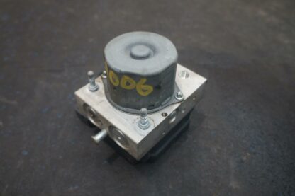 Anti Lock Brake ABS Pump Module 1037797-00-D OEM Tesla Model X 2016 - Image 2