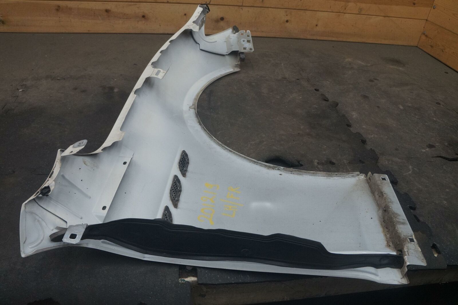 Front Left Driver Side Fender Wing Panel 673002041 OEM Maserati Ghibli ...