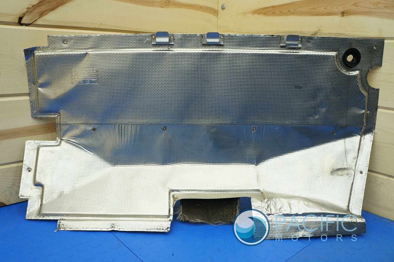 Right Engine Bay Heat Shield 0068002902 418863932 OEM