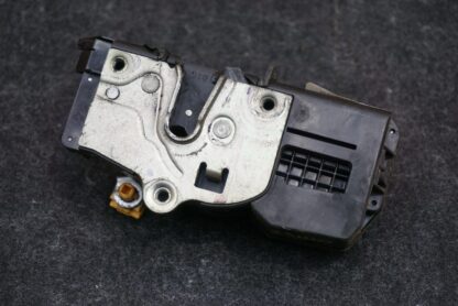 Front Right Door Lock Latch Assembly OEM 15277648 Hummer H2 2003-07