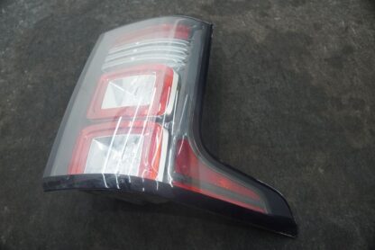 Rear Left Tail Light Lamp Assembly Red LED LR061584 OEM Range Rover L405 2013-17 - Image 3