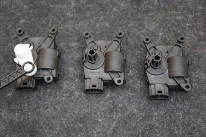 Set Of 3 AC Heater Flap Motor Actuator OEM 1500627-00-A Tesla Cybertruck 2024 - Image 2