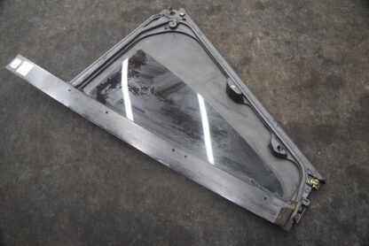 Rear Left Door Fixed Vent Window Glass LWB LR052687 Range Rover L405 *Note* - Image 3