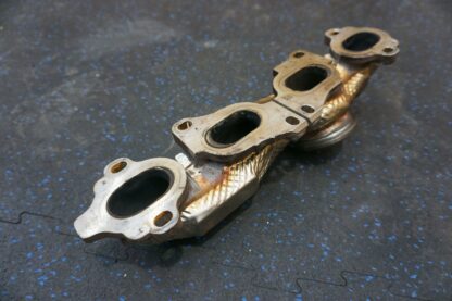 Right Passenger Exhaust Manifold 9A725303400 OEM 4.0L V8 Panamera 971 G2 2017-21 - Image 2