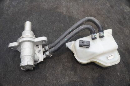 Brake Master Cylinder Pump Reservoir 262568 244010 OEM Ferrari 458 Spider Italia - Image 4