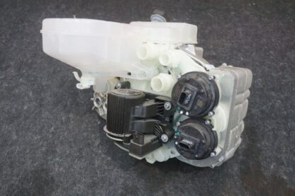 Thermal System Supermanifold Coolant Pump OEM 1725000-00-D Tesla Cybertruck 2024 - Image 24