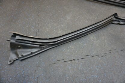Front WindshieldWeatherstrip Rubber Gasket 69758000 OEM Ferrari California 2012 - Image 6