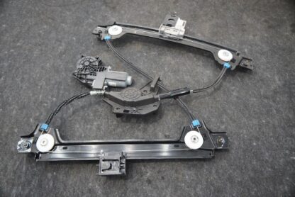 Rear Right Door Window Regulator Motor Set 1028821-00-B Tesla Model X 2016-20 - Image 2