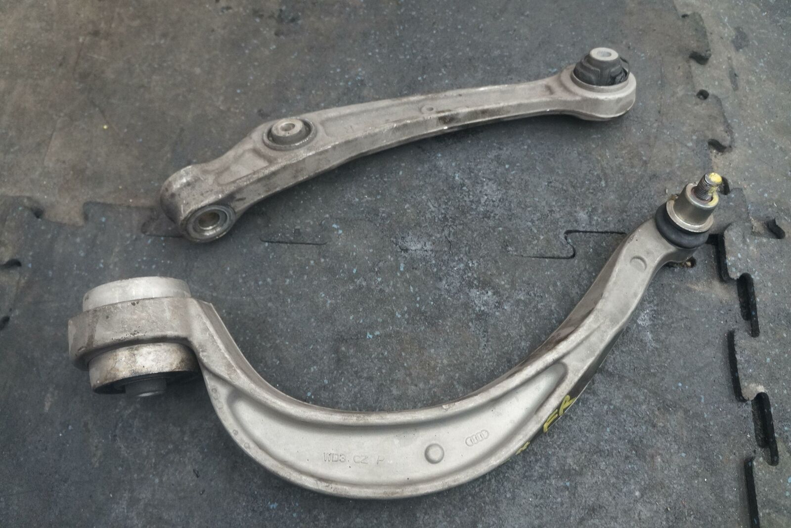 Set 2 Front Suspension Right Lower Control Arm 8K0407152F OEM Audi A7 ...