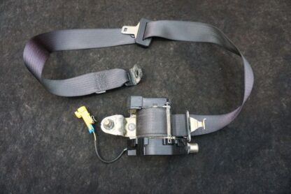 Front Right Passenger Seat Belt Retractor OEM 10379985 Chevrolet SSR 2003-06