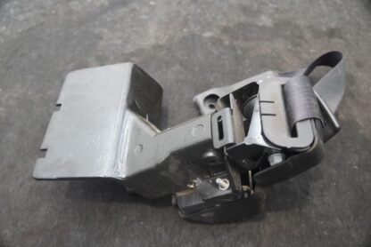 Front Left Driver Seat Belt Retractor 89023898 OEM Chevrolet Corvette C6 2005-12 - Image 2