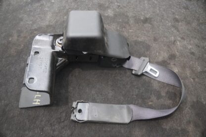 Front Left Driver Seat Belt Retractor 89023898 OEM Chevrolet Corvette C6 2005-12