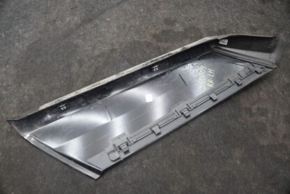 Rear Left Quarter D Pillar Body Trim Panel Molding LR102625 Range Rover L405 - Image 3