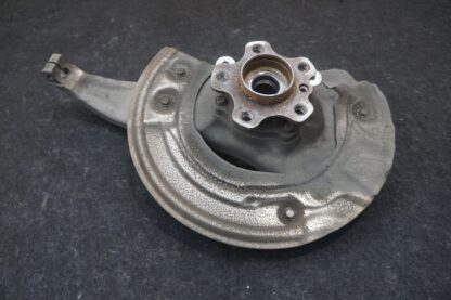 Front Left Spindle Knuckle Hub Wheel Bearing 31206884379 Bmw 740 750 G12 2017-19