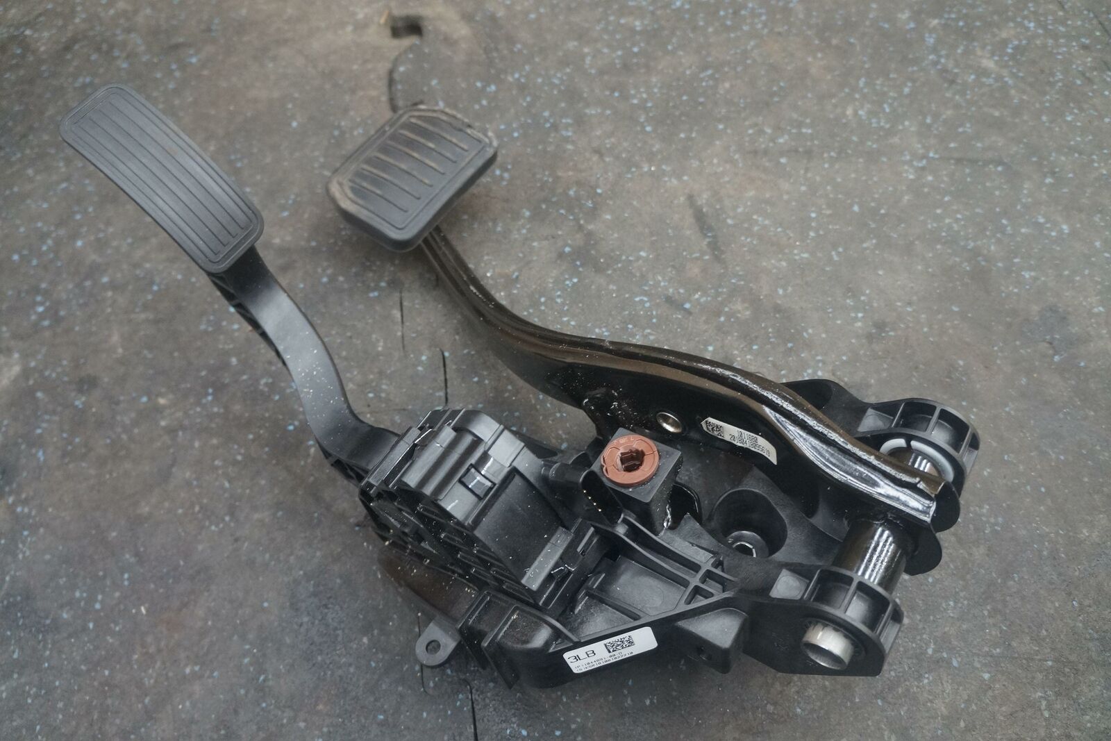 tesla model 3 brake pedal