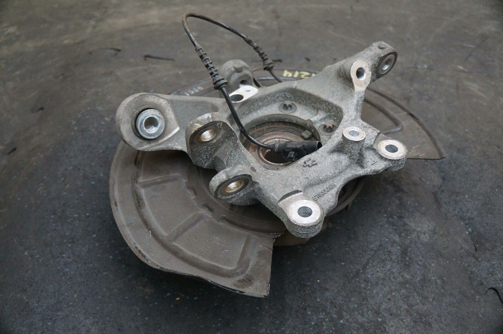 Rear Right Spindle Knuckle Hub 670006803 OEM Maserati Ghibli ...