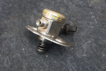 Left Side Mounted High Pressure Fuel Pump Engine 13518601015 Bmw M550i 18-19