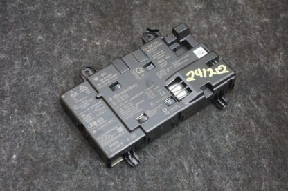 Wireless Phone Charge Control Module OEM 1779001710 Aston Martin Dbx 707 2023 - Image 4