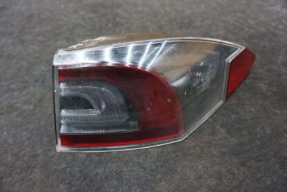 Rear Right Outer LED Taillight Lamp OEM 6005919-00-G Tesla Model S 2016-20 *Note