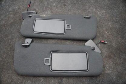 Set 2 Driver Passenger Sun Visor Shade Mirror LR094254 Range Rover Velar L560