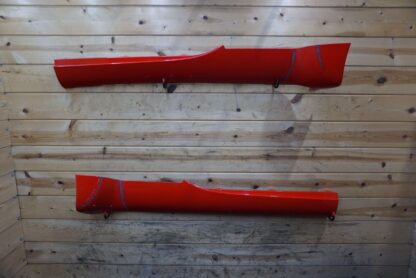 Set 2 Left & Right Side Skirt Molding Red OEM 10378334 Chevrolet SSR 03-06 *Note