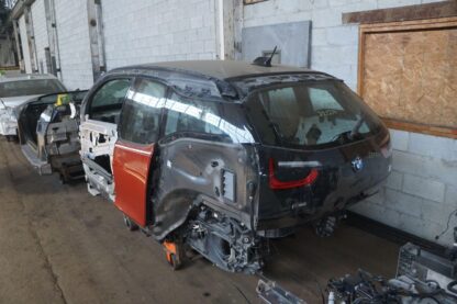 Local Pickup Only! Carbon Fiber Frame Body Shell Assembly Bmw I3 2014-20 *NOTE* - Image 4