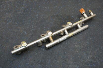 Right Engine Fuel Rail Distributor 07P133316B OEM 6.3L W12 Audi A8 A8L D4 12-16 - Image 2