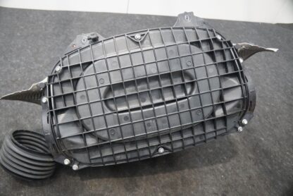 Air Cleaner Filter Box Duct Assembly 85122239 Chevrolet Corvette Stingray C8 23 - Image 4