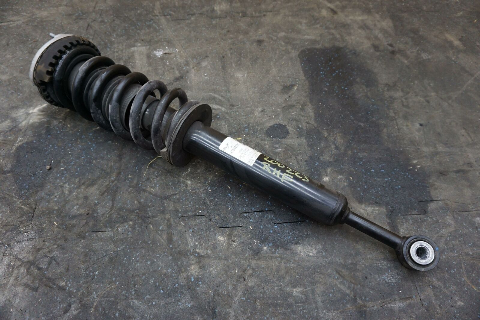 Front Shock Absorber Spring Coil Strut 670008896 OEM Maserati Ghibli ...